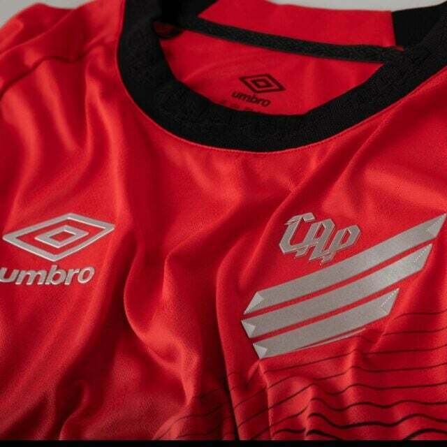 Camisa titular do Athletico Paranense 2025/26