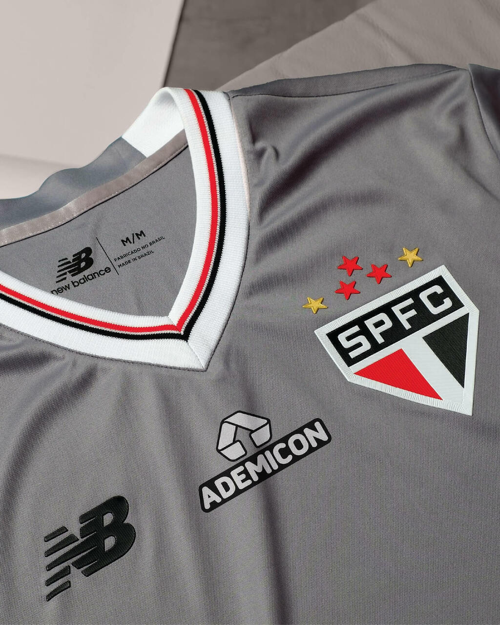 Camisa cinza “Grey Days” do São Paulo 2025 (Special kit)